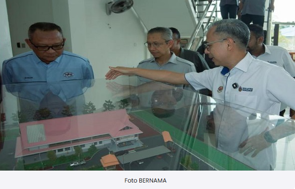KOMPLEKS KEMENTERIAN KOMUNIKASI LABUAN SALUR MAKLUMAT TEPAT KEPADA KOMUNITI