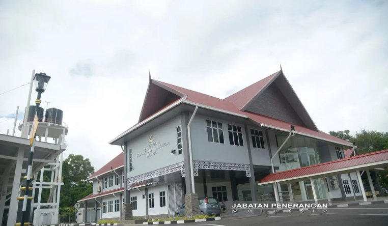 KOMPLEKS KEMENTERIAN KOMUNIKASI LABUAN SATUKAN EMPAT AGENSI
