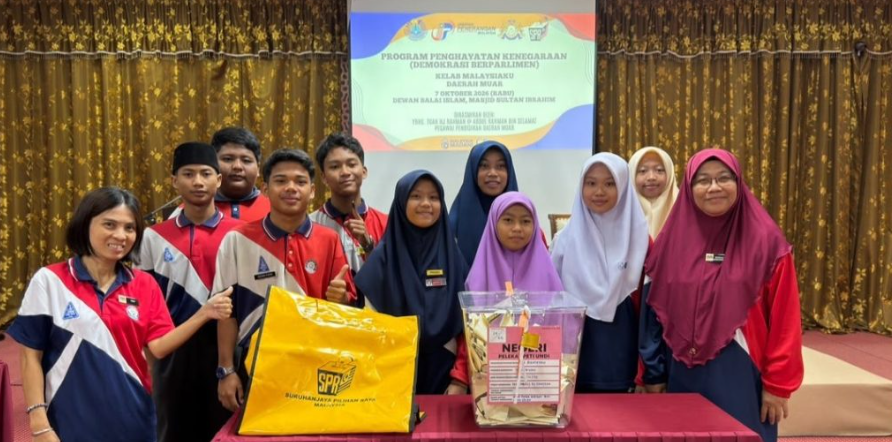 CELIK DEMOKRASI MELALUI SIMULASI PILIHAN RAYA